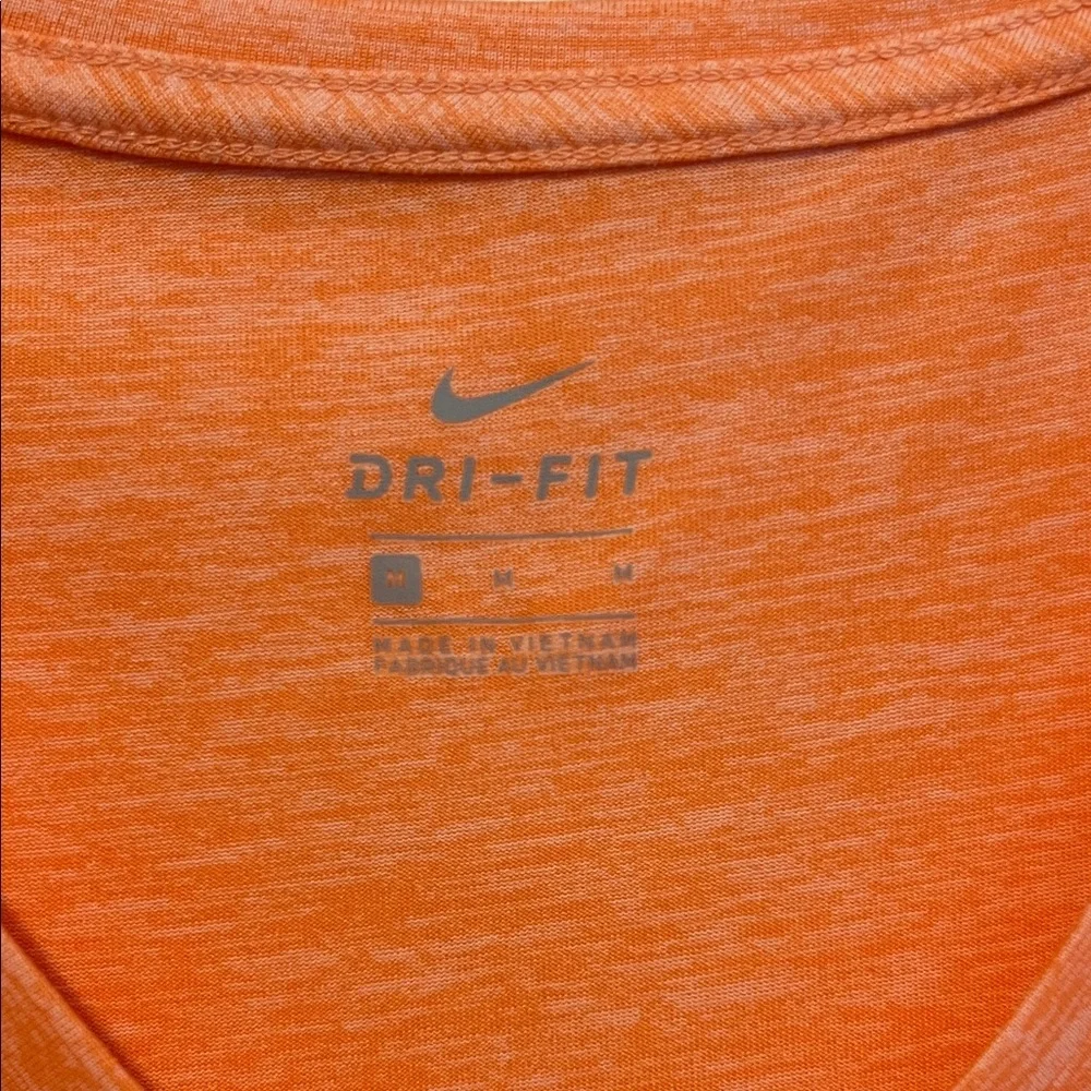 Nike Women's Bright Orange V-Neck Tee Dry Fit T Shirt Size M 0318269